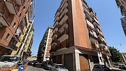 Via Viscardi Libero In Stabile Con Ascensore