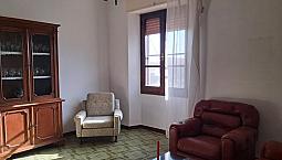 Appartamento Rialzato Con Garage E Giardino