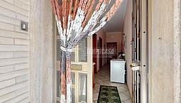 Semindipendente Unico Livello Con Cortile 