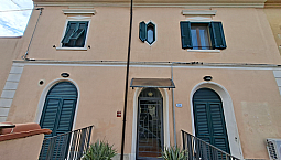 Appartamento Con Sottotetto, Terrazzo E Posto Auto
