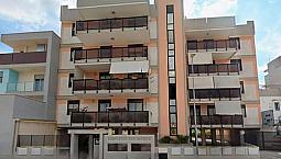 Appartamento Luminoso+Garage Box In Zona Servita
