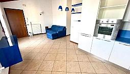 Ultimo Piano Con Travi A Vista, Terrazzo E Garage