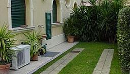Appartamento In Villa Marina Di Massa