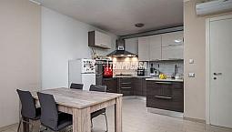 Trilocale Con Ingresso Indipendente E Giardino