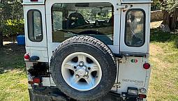Defender 200.
