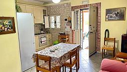 Soluzione Indipendente 3 Vani + Terreno