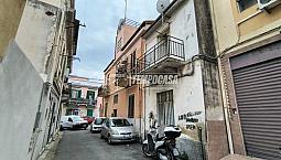 Soluzione Semi Indipendente In Via Alcantara A Due
