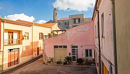Florinas Trilocale Con Cortile