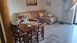 Casa Al Piano Primo Con 3 Camere Da Letto. Alezio