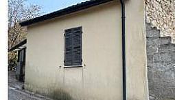 Due Appartamenti Da Ristrutturare Con Terreno