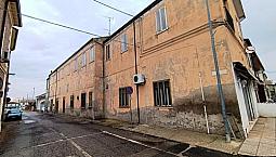 Riva Del Po (Fe) Loc. Berra Complesso Immobiliare
