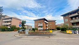 112 Mq Con Box Di 19 Mq - Via Trento