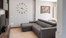 Trilocale Con Balconi E Garage
