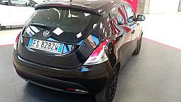 Lancia Ypsilon 1.2 69 Cv 5 Porte Gpl Ecochic Elefa