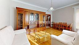 Porzione Di Bifamiliare Con Giardino E Box Auto