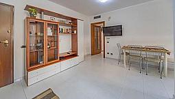 Trilocale Con Cortile, Posto Auto E Cantina