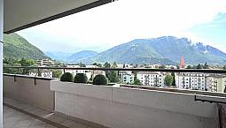 Bolzano: Ampio Pentalocale Con Balcone E Splendida