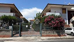 2 Locali A Riposto