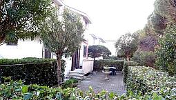 Cecina Mare Villetta A Schiera Due Piani, Giardino
