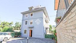 3 Locali A San Benedetto Del Tronto