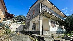 5 Locali A Falerna
