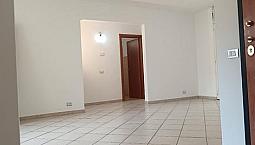 Quadrilocale Con Balcone, Cantina E Posto Auto