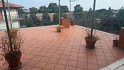 5 Vani Zona Centro Con Terrazzo 90 Mq E Posto Auto