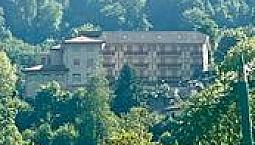 Palazzo / Stabile Di 4200 M² Con Più Di 5 Locali A