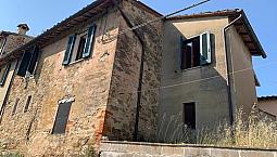 Casa In Pietra Con Giardino Privato E Garage