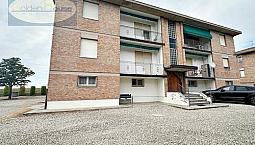 Ampio Appartamento Con Garage
