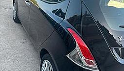 Lancia Ypsilon 1.2 69 Cv 5 Porte Gold Pari Al Nuov