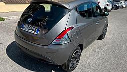 Lancia Ypsilon 1.0 Hybrid Gold Neopatentati