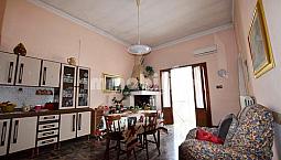 Appartamento Indipendente Con Locale Garage
