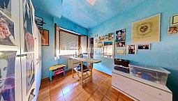 Ampio Appartamento Con Terrazzo