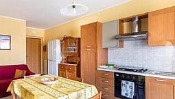 Appartamento Grazioso, Completo Di Arredamento