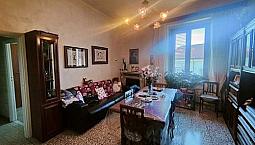 Ampio Appartamento In Via Ziccardi