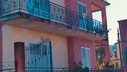 Villa Con 3 Appartamenti Indipendenti