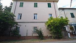 Collemezzano, 72 Mq Piano Primo No Condominio