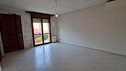 Polesella, Quadrilocale Con Ingresso Indipendente