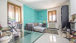Appartamento In Villa Trifamiliare Con Balcone, Gi
