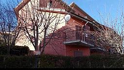 Appartamento Su Tre Livelli In Palazzina A Schiera