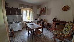 Appartamento Con Possibilità Di Garage E Terreno
