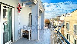 Appartamento Ristrutturato Con Veranda E Soffitta