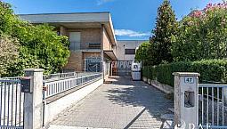 Soluzione Terra-Tetto Con Ingresso Indipendente, L