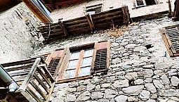 Porzione Di Casa Da Ristrutturare