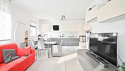 Bilocale Con Balcone Completamente Ristrutturato A