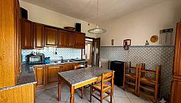 Semi Indipendente Con Cortile E Balconi