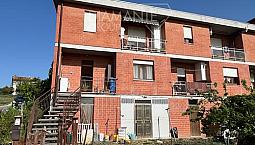 Appartamento Con Taverna, Garage E Vista Lago