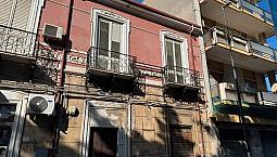 Via Caprera (Affaccio P.zza Garibaldi)