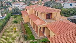 3 Locali A San Teodoro